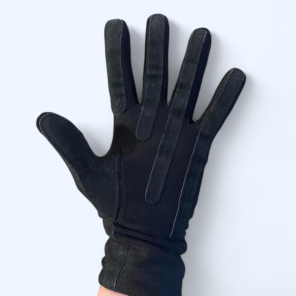 Black nylon lined gloves size S by Isotoner - Picture 5 of 6